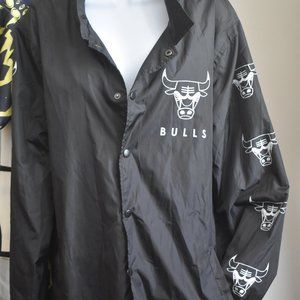 Bulls Windbreaker